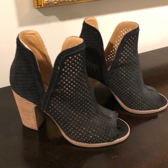 Lucky Brand Shoes - Lucky brand high heel booties size 9
